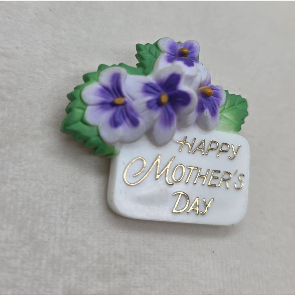 AG 'Happy Mother's Day' plastic Brooch - Picture 2 of 4